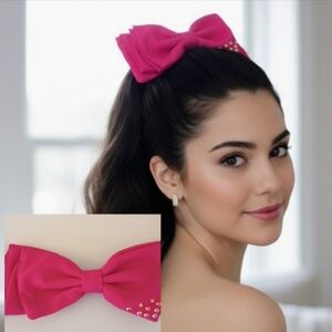 ✨🚨🚨🚨 Elegant Fuchsia Hair Bow for Women.
